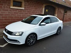 Weiß Gebraucht 2015 VW Jetta Comfortline Limousine | 12.990 € (Teuer)