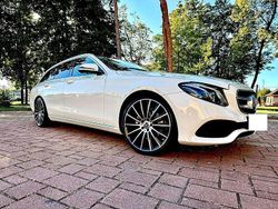 Weiß Gebraucht 2017 Mercedes E220 AMG line Limousine | 18.660 € (Superpreis)