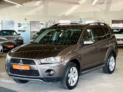 Braun Gebraucht 2012 Mitsubishi Outlander SUV | 8.290 € (Fairer Preis)