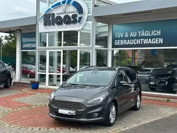 Grau Gebraucht 2016 Ford S-MAX Titanium Van / Kleinbus | 17.900 €
