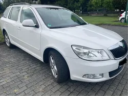 Weiß Gebraucht 2009 Skoda Octavia Kombi | 3.590 €