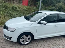 Weiß Gebraucht 2018 Skoda Rapid Kleinwagen | 10.000 € (Guter Preis)
