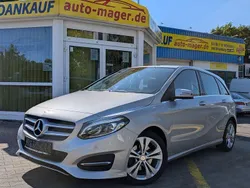 Silber Gebraucht 2015 Mercedes B200 Van / Kleinbus | 14.850 € (Fairer Preis)