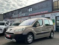 Gelb Gebraucht 2009 Peugeot Partner Tepee Tendance Van / Kleinbus | 4.450 € (Fairer Preis)