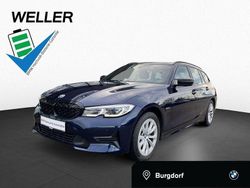 Tansanitblau ii (blau) Gebraucht 2022 BMW 320e Comfort Edition Kombi | 26.799 € (Superpreis)