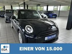Schwarz metallic Gebraucht 2023 Mini Cooper Kleinwagen | 29.280 € (Teuer)