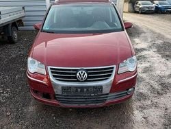 Rot Gebraucht 2009 VW Touran Highline Van / Kleinbus | 1.700 € (Superpreis)