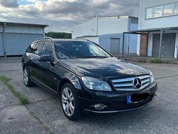 Schwarz Gebraucht 2010 Mercedes 220 Kombi | 6.000 €