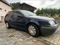 Blau Gebraucht 2001 VW Bora Limousine | 1.500 € (Guter Preis)