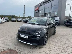 Schwarz Neu 2024 Abarth 500e Kleinwagen | 34.980 €