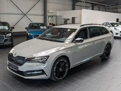 Grau Gebraucht 2022 Skoda Superb SportLine Kombi | 35.900 € (Etwas zu teuer)