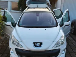 Weiß Gebraucht 2008 Peugeot 308 Tendance Kombi | 2.000 €