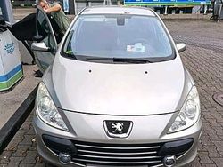 Silber Gebraucht 2007 Peugeot 307 Limousine | 3.700 € (Fairer Preis)