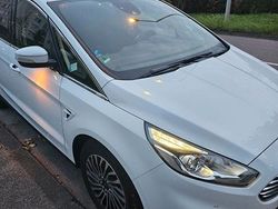 Weiß Gebraucht 2019 Ford S-MAX Titanium Van / Kleinbus | 22.980 € (Fairer Preis)