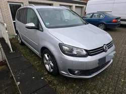 Silber Gebraucht 2011 VW Touran Van / Kleinbus | 9.700 € (Fairer Preis)