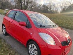 Rot Gebraucht 2006 Toyota Yaris Limousine | 1.950 € (Fairer Preis)