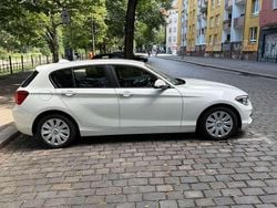 Weiß Gebraucht 2018 BMW 118 Sport Line Kleinwagen | 14.300 € (Superpreis)
