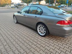 Grau Gebraucht 2005 BMW 740 Limousine | 4.300 €