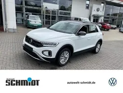 Pure white Gebraucht 2024 VW T-Roc Life SUV | 26.798 € (Guter Preis)