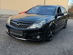 Schwarz Gebraucht 2006 Opel Vectra OPC Kombi | 6.350 €