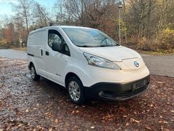Weiß Gebraucht 2017 Nissan e-NV200 Premium Edition Van / Kleinbus | 6.990 € (Guter Preis)