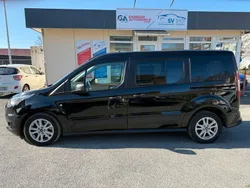 Schwarz Gebraucht 2019 Ford Grand Tourneo Connect Trend Van / Kleinbus | 18.450 € (Fairer Preis)