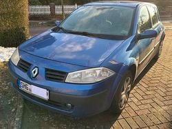 Blau Gebraucht 2005 Renault Mégane II Avantage Limousine | 750 € (Guter Preis)