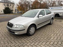 Silber Gebraucht 2005 Skoda Octavia Ambiente Limousine | 3.499 € (Fairer Preis)