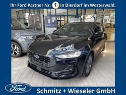 Obsidianschwarz metallic Gebraucht 2024 Ford Focus ST-Line Limousine | 27.950 € (Teuer)