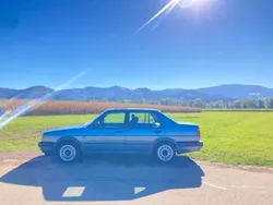 Blau Gebraucht 1991 VW Jetta Kleinwagen | 6.300 €