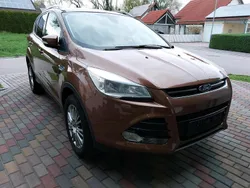 Braun Gebraucht 2013 Ford Kuga SUV | 9.000 € (Guter Preis)