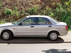 Silber Gebraucht 2001 Mazda 323 Limousine | 1.000 €