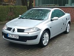 Silber Gebraucht 2005 Renault Mégane Cabriolet Cabrio | 1.550 €