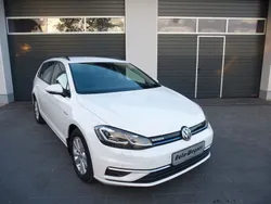 Weiß Gebraucht 2020 VW Golf VII Comfortline Kombi | 15.999 €