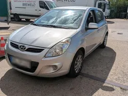 Silber Gebraucht 2010 Hyundai i20 Kleinwagen | 2.250 €