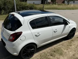 Weiß Gebraucht 2011 Opel Corsa Color Edition Kleinwagen | 2.900 € (Guter Preis)