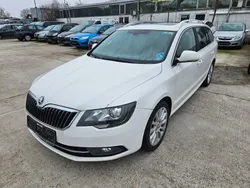 Weiß Gebraucht 2013 Skoda Superb Exclusive Kombi | 6.000 € (Guter Preis)
