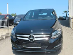 Schwarz Gebraucht 2018 Mercedes B180 Edition Van / Kleinbus | 14.490 € (Guter Preis)