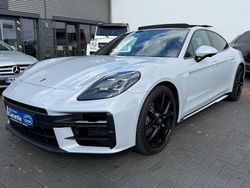 Grau Gebraucht 2024 Porsche Panamera Limousine | 98.700 € (Teuer)