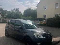 Grau Gebraucht 2006 Ford Fiesta Kleinwagen | 1.500 € (Guter Preis)