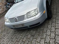 Silber Gebraucht 1999 VW Bora Basis Limousine | 800 € (Guter Preis)