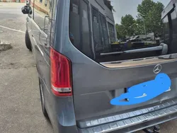 Grau Gebraucht 2018 Mercedes V220 Exclusive Van / Kleinbus | 53.500 € (Teuer)