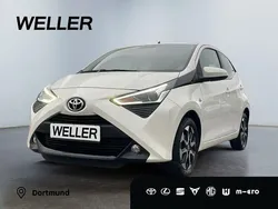 Weiß Gebraucht 2018 Toyota Aygo Connect Style Kleinwagen | 8.999 € (Fairer Preis)