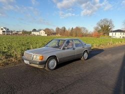 Silber Gebraucht 1990 Mercedes 190 Limousine | 6.200 €