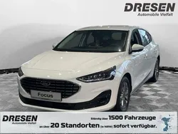Frostweiß Gebraucht 2023 Ford Focus Titanium Limousine | 21.990 € (Guter Preis)