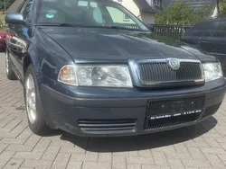 Schwarz Gebraucht 2004 Skoda Octavia Kombi | 2.300 € (Fairer Preis)