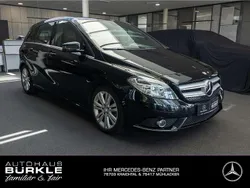Lack kosmosschwarz Gebraucht 2013 Mercedes B200 Sport Van / Kleinbus | 16.820 € (Teuer)