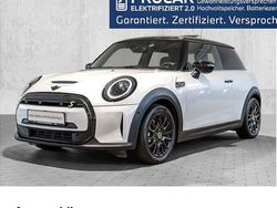 Weiß Gebraucht 2023 Mini Cooper SE Classic Kleinwagen | 21.490 € (Etwas zu teuer)