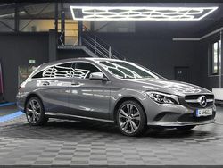 Grau Gebraucht 2018 Mercedes CLA220 Shooting Brake Kombi | 23.499 € (Fairer Preis)