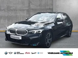 Black sapphire metallic Gebraucht 2024 BMW 330 M Sport Kombi | 53.490 € (Fairer Preis)